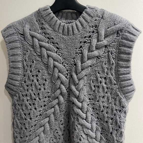 Zara Light Grey Knit Top - Picture 2 of 5